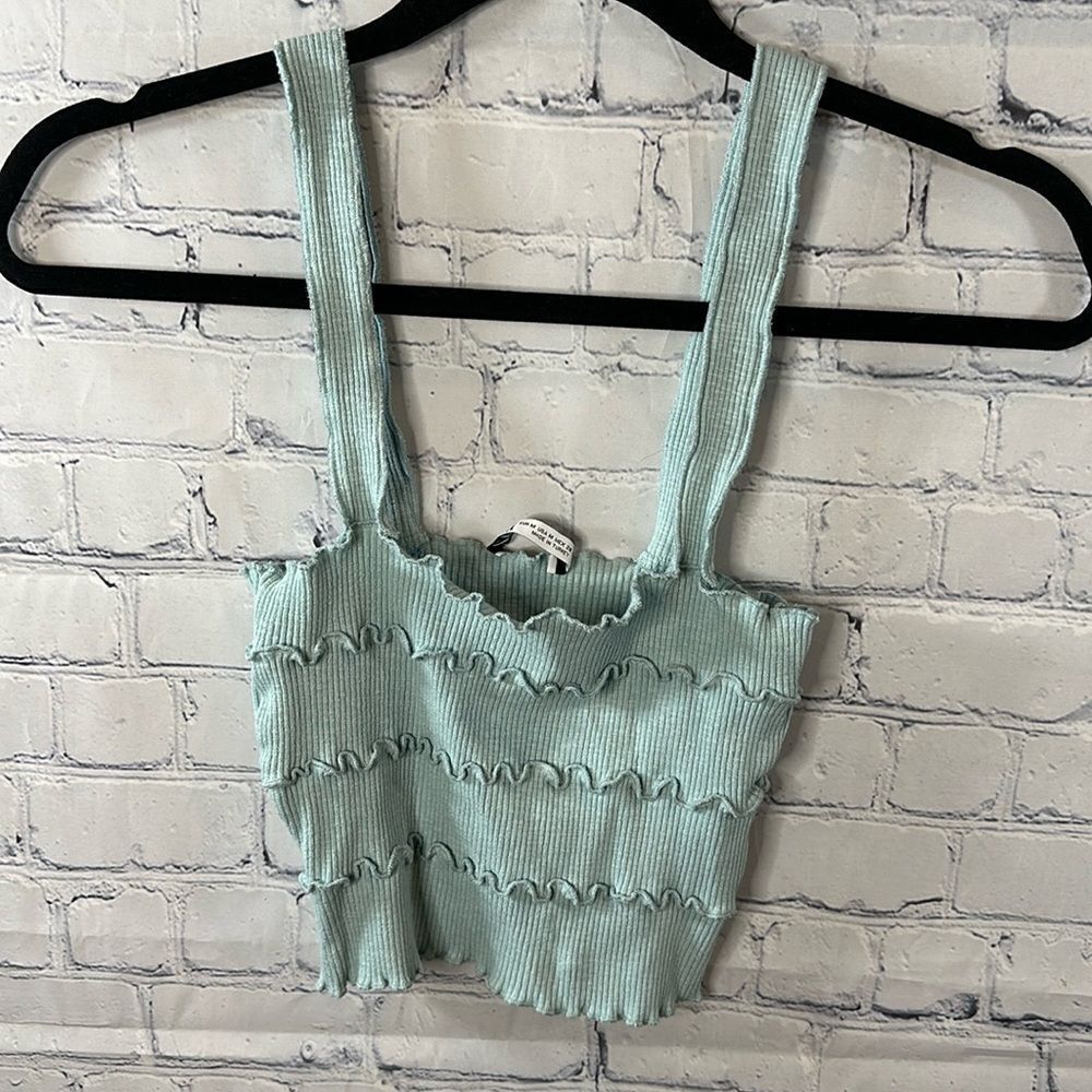 🌸 Zara: Ribbed Ruffled Cropped Top - Size Med